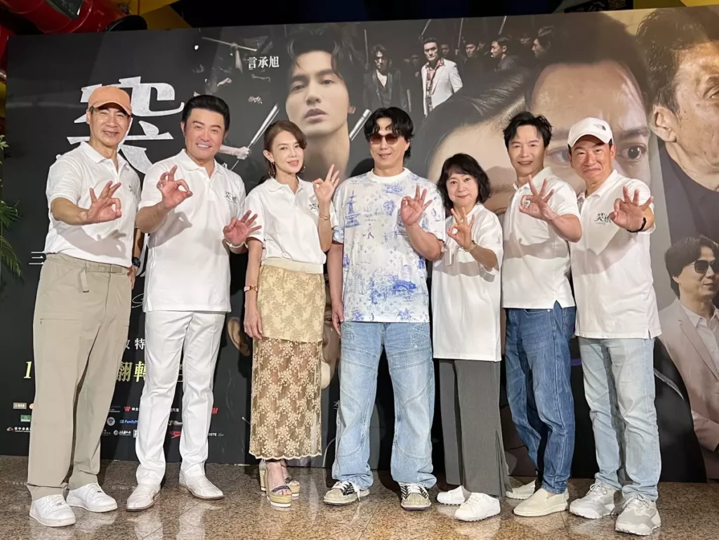 由左至右)翁家明、李㼈、林美貞、蕭煌奇、王月、吳鈴山及導演安景鴻出席國片《突破:三千米的泳氣》首映會。