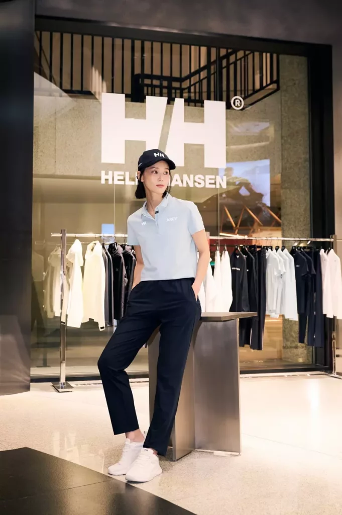鍾瑶穿上Helly Hansen Sailing系列
