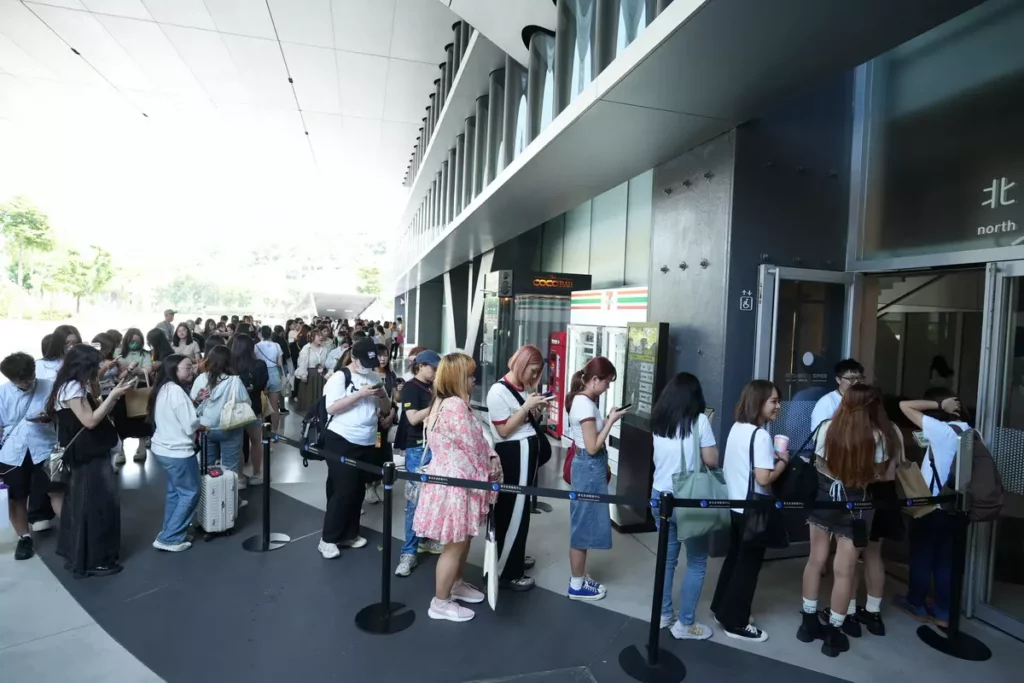 開館前已人潮滿滿