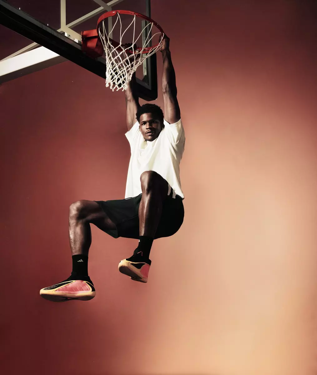 adidas Basketball 攜手Anthony Edwards 隆重發布全新鞋款 Anthony Edwards 2「WITH LOVE守護之光」。