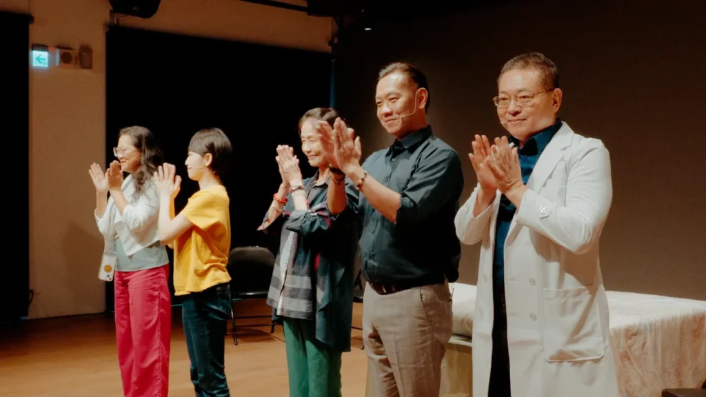演員郭瑩甄、賴茉凡、應采靈、江俊翰、黃鏡澄(自左至右)