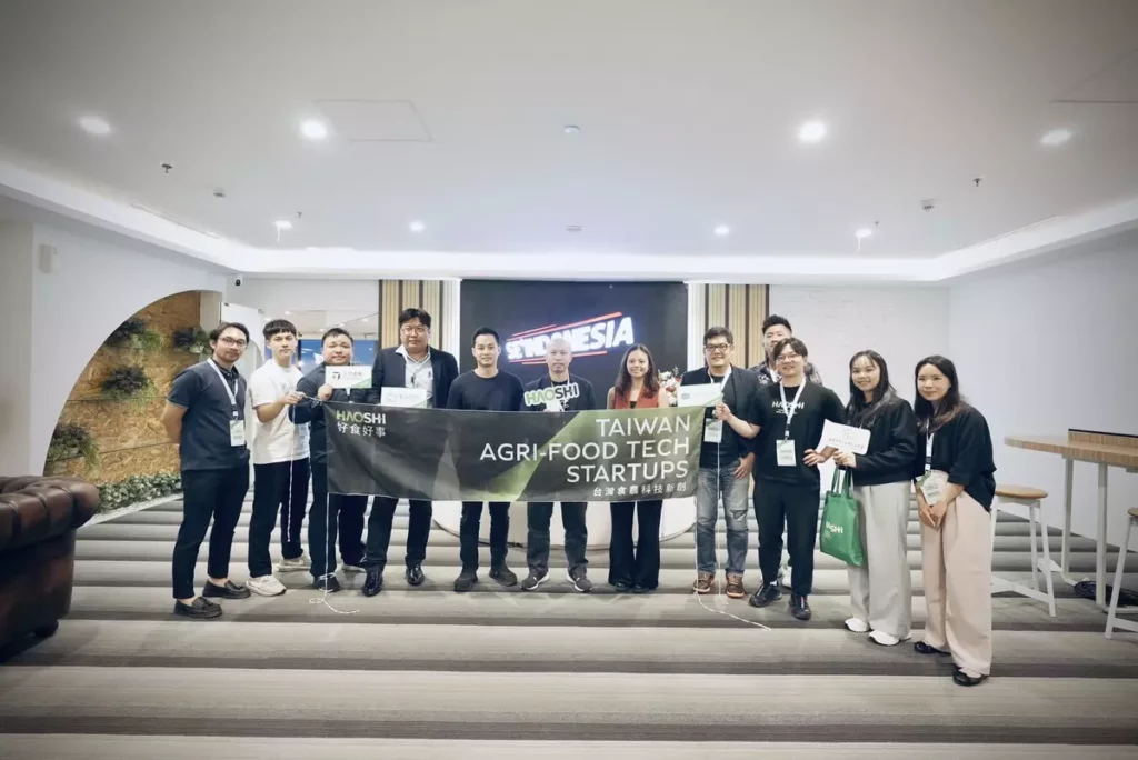 _Se’ Indonesia 以運用雲端廚房模式集中處理煙燻、烹飪與分裝，再配送至全國門市，讓線下門市只要有四位工作人員就能在30秒內完成出餐作業。(好食好事基金會提供)