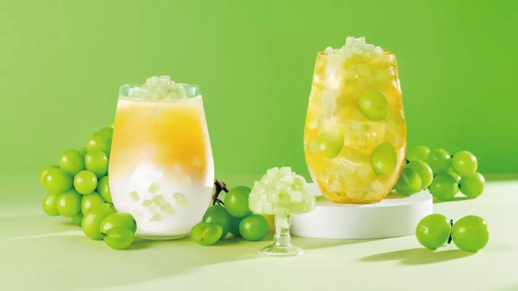 連鎖手搖飲品牌日出茶太推出自即日起至11月21日,祭出帶有麝香葡萄香氣高山烏龍茶底,及喝得到獨家麝香葡萄Q角的麝香葡萄果茶及麝香葡萄輕乳茶買一送一。圖/六角國際提供