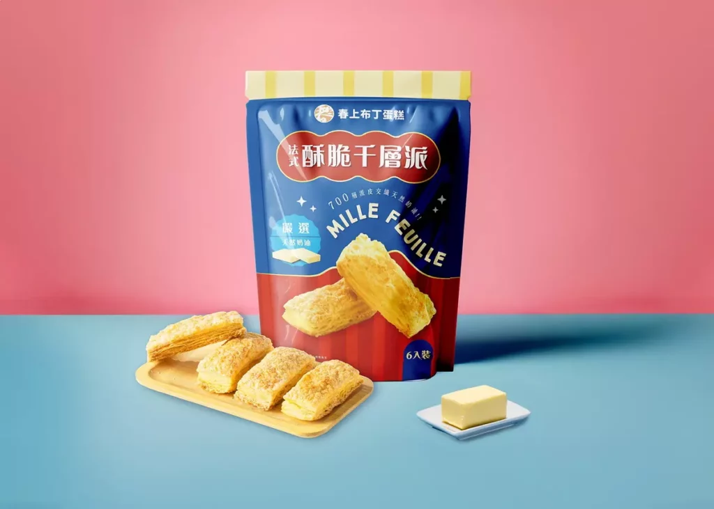 以以懷舊古早風味著稱的春上布丁蛋糕,11月17日起至11月30推出凡於門市購買任一口味7吋蛋糕,即贈法式千層酥乙包(每日限量,送完為止)。圖/六角國際提供