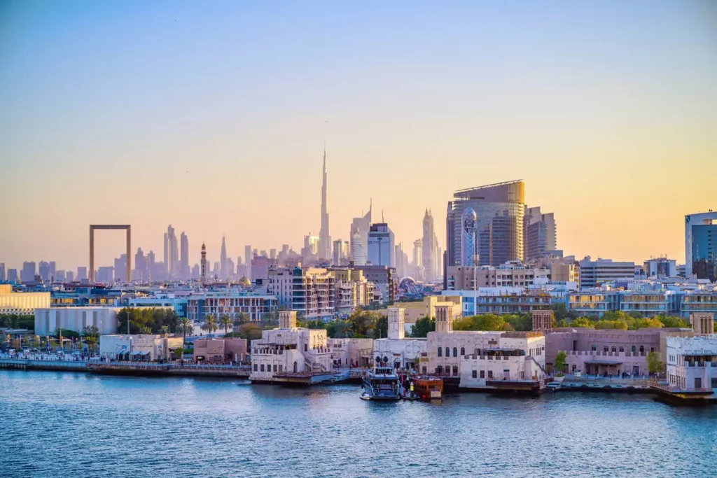 Al Seef（阿塞夫）保留傳統建築與歷史文化，是杜拜當地的特色老城區。圖 _ 杜拜旅遊及商業推廣局（Visit Dubai）提供。