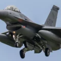 花蓮外海今晚發生F-16戰機夜航墜海意外,飛官辛柏毅上尉失聯。國民黨第一時間發文號召全民集氣祈福,並強烈呼籲相關單位全力搜救,盼飛官平安歸來。(截取自IDF經國號臉書)