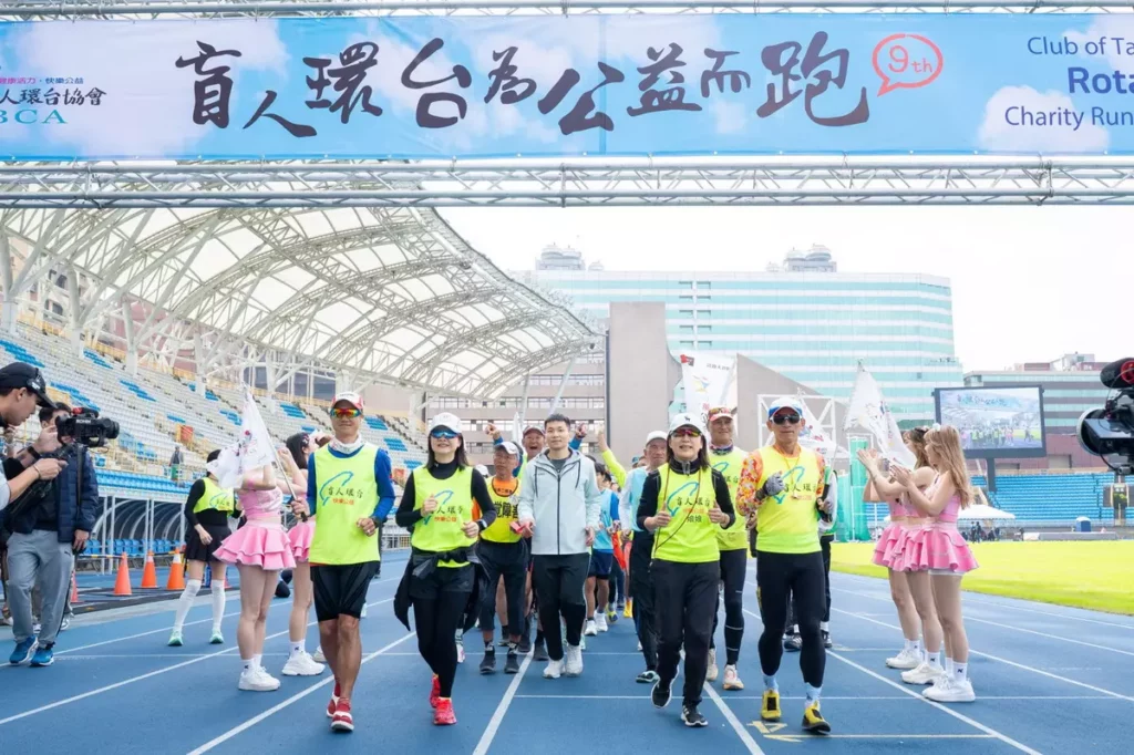 17LIVE桃氣女孩力挺長明賞超馬盃公益路跑