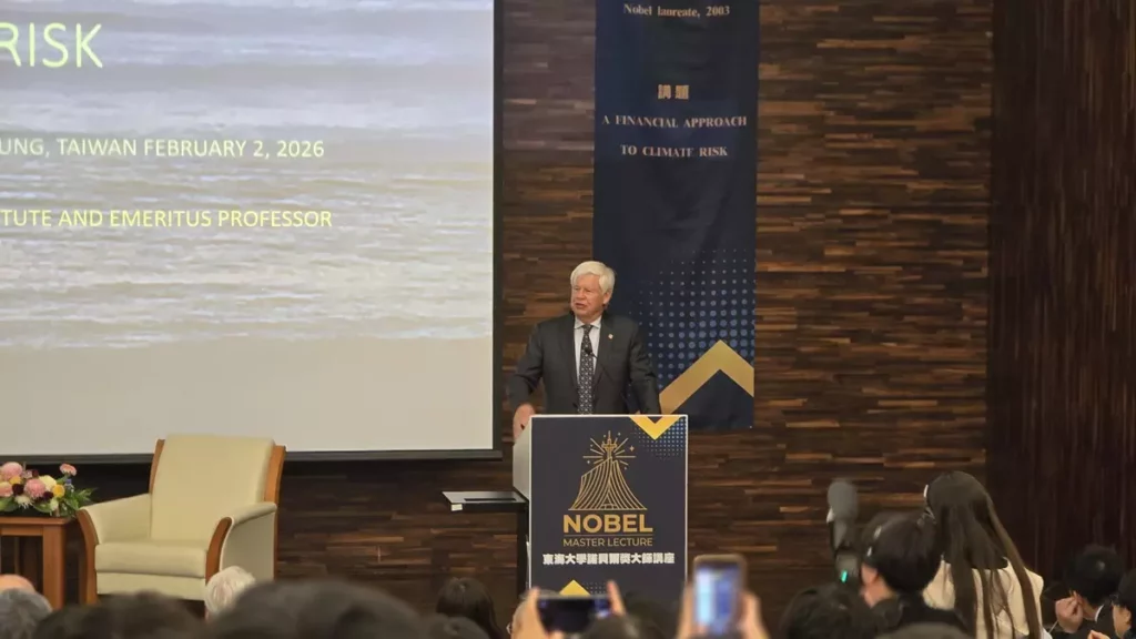 2003年諾貝爾經濟學獎得主、紐約大學史登商學院榮譽教授 Robert F. Engle III蒞臨東海大學演講。（圖/陳惠玲攝影）