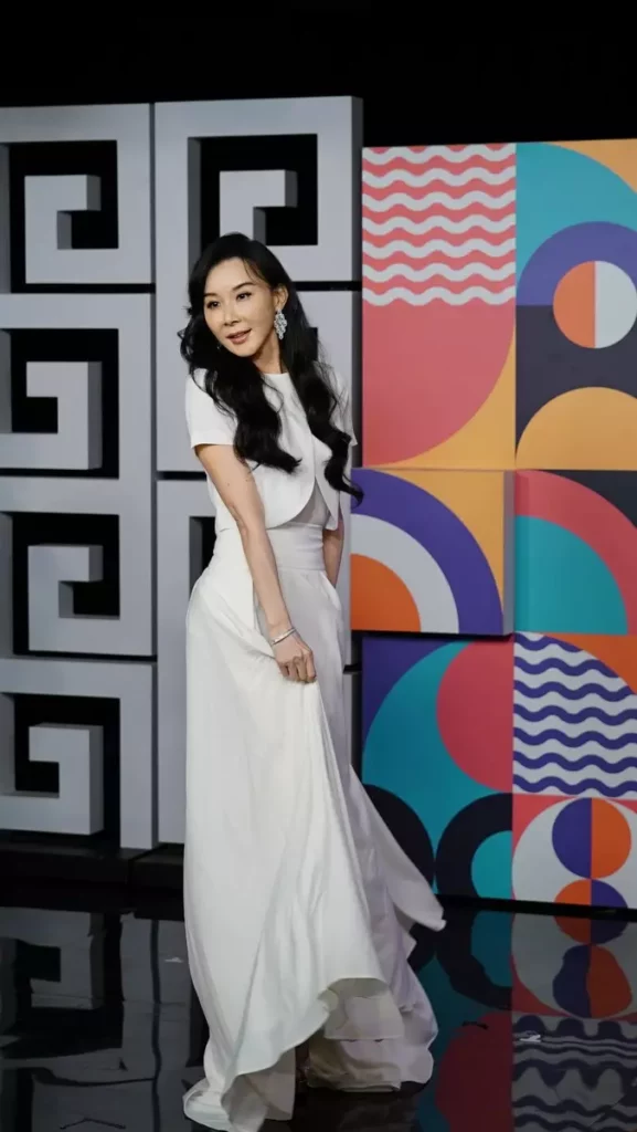 蕭美女打頭陣尬辣妹