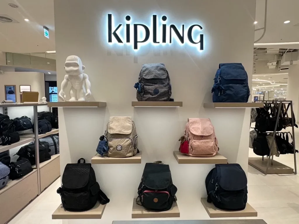 Kipling 全新形象店進駐台中新地標「漢神洲際」 4_10 盛大開幕！