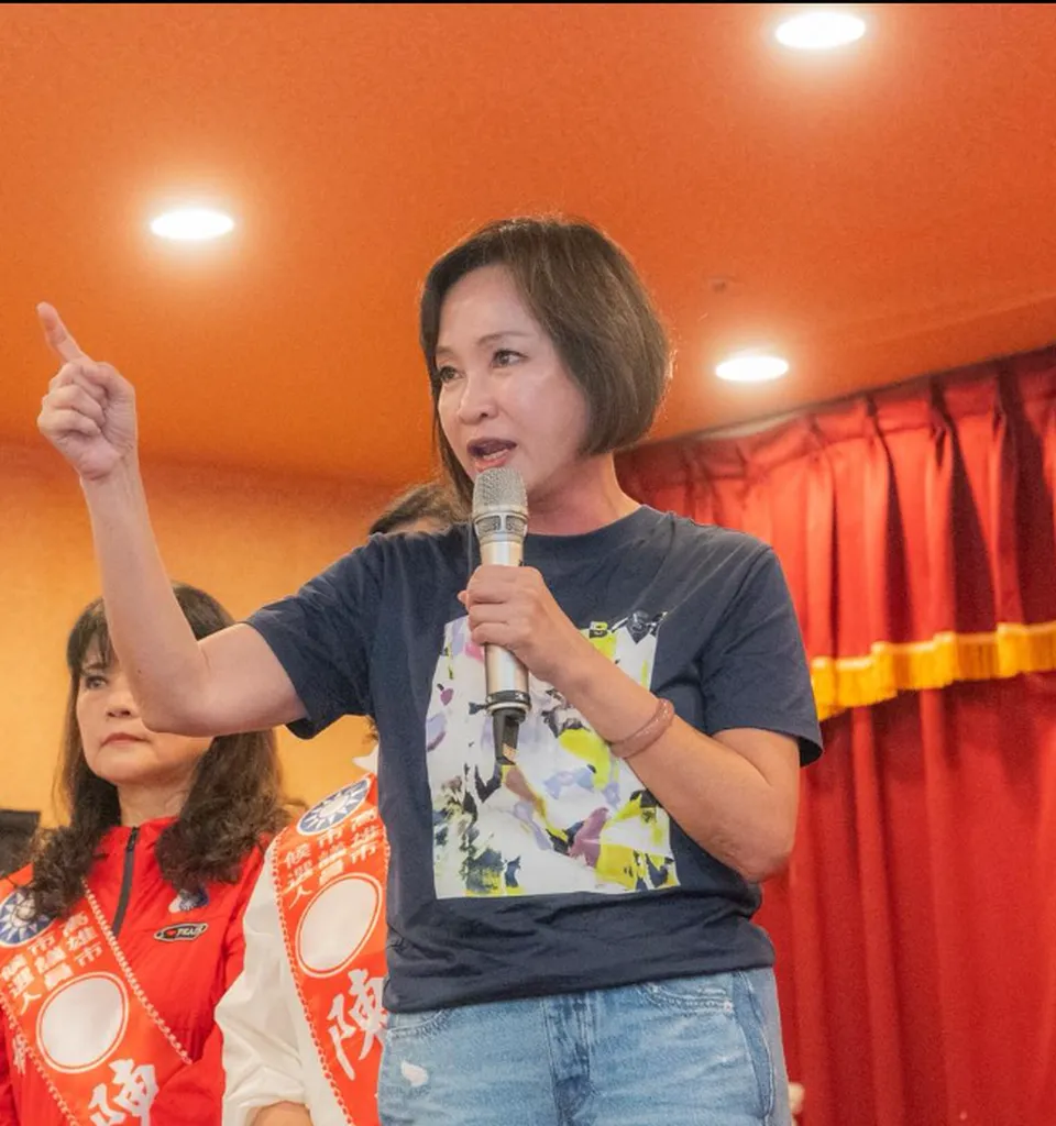 侯漢廷直指綠營基本盤鬆動：賴瑞隆還在規劃勝選演唱會 柯志恩喊要讓世界回到高雄