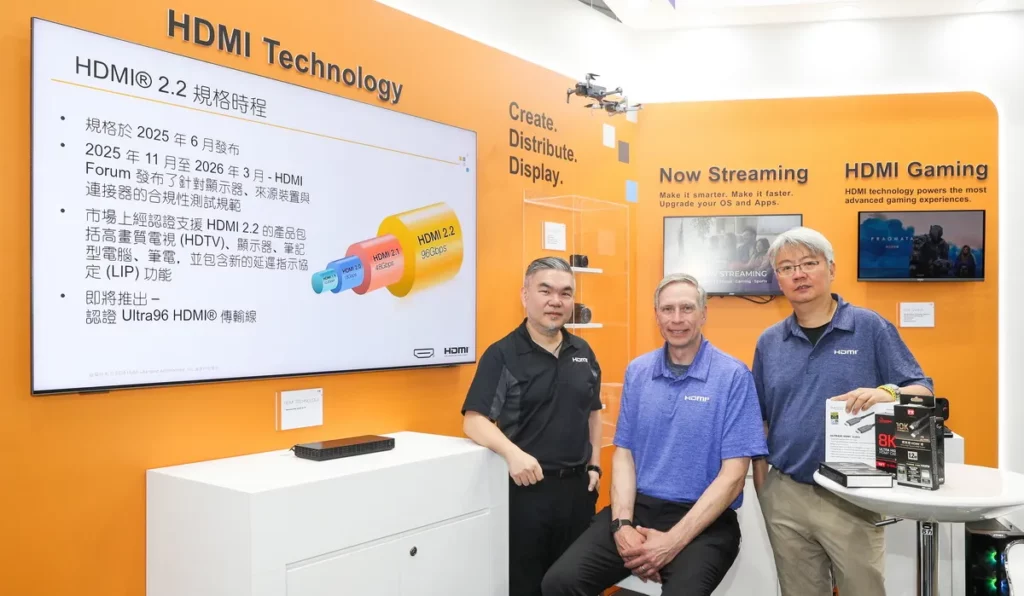 HDMI 協會執行長Rob Tobias（中）  HDMI 協會亞太區版權經理（左）HDMI臺灣區市場與業務開發協理（右）