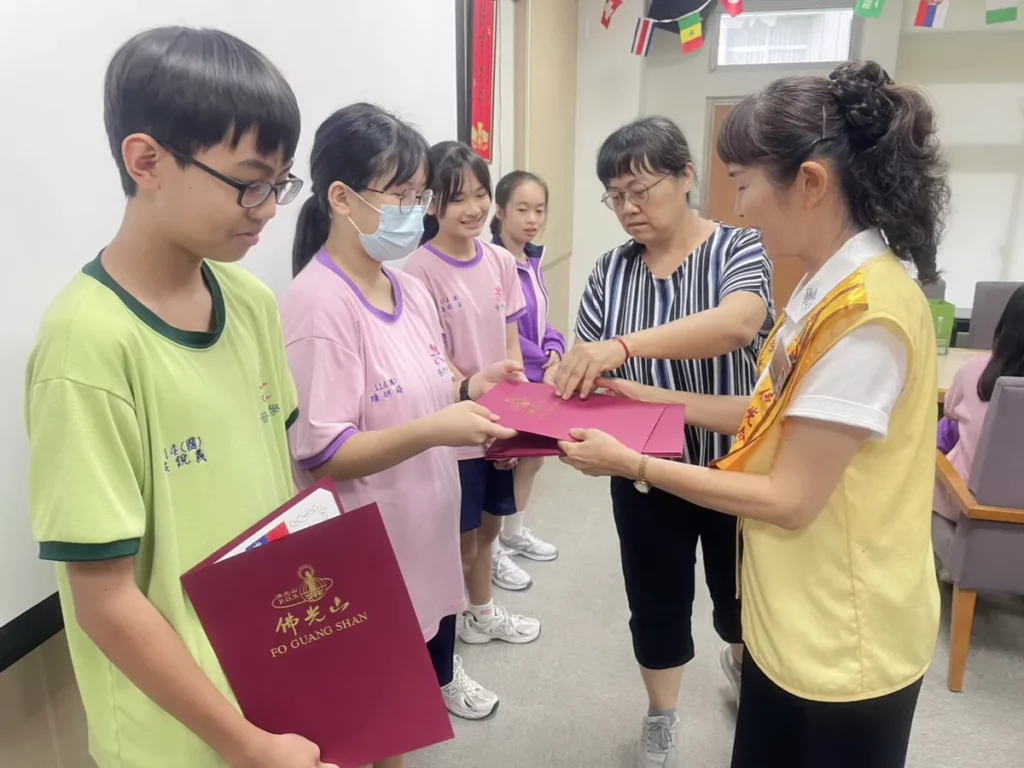 《三十而光｜目中有人計畫》，於2026年6月15日中午在普門中學舉行頒獎分享活動。