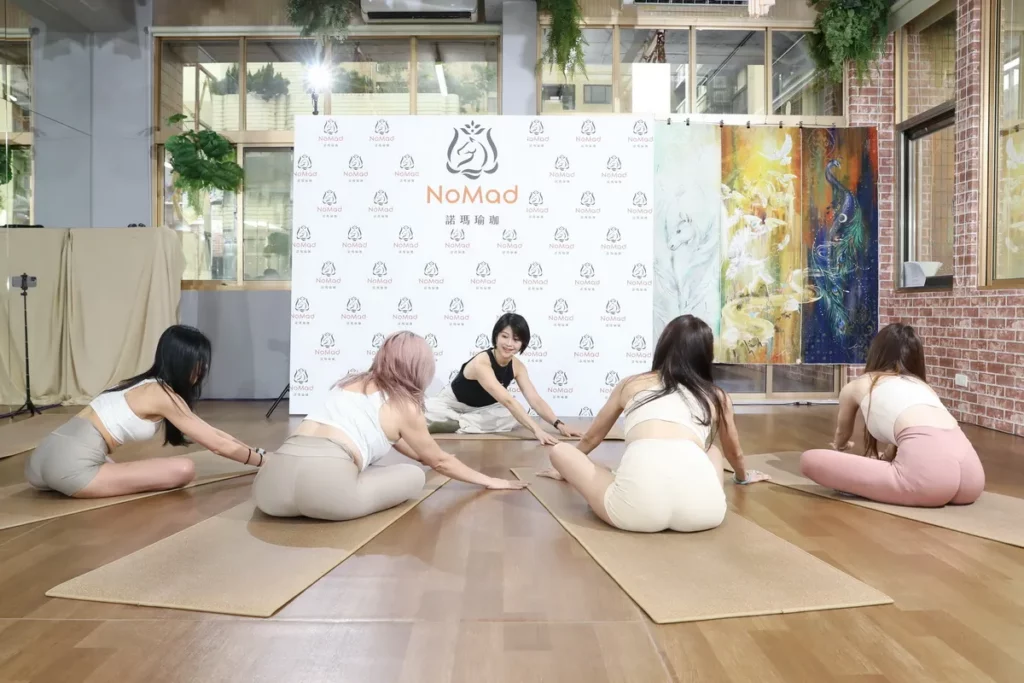 諾瑪瑜珈大安旗艦館盛大開幕，掌門人林君樺 Iris 老師於現場親自帶領貴賓，沉浸式體驗阿育吠陀瑜珈的療癒魅力。