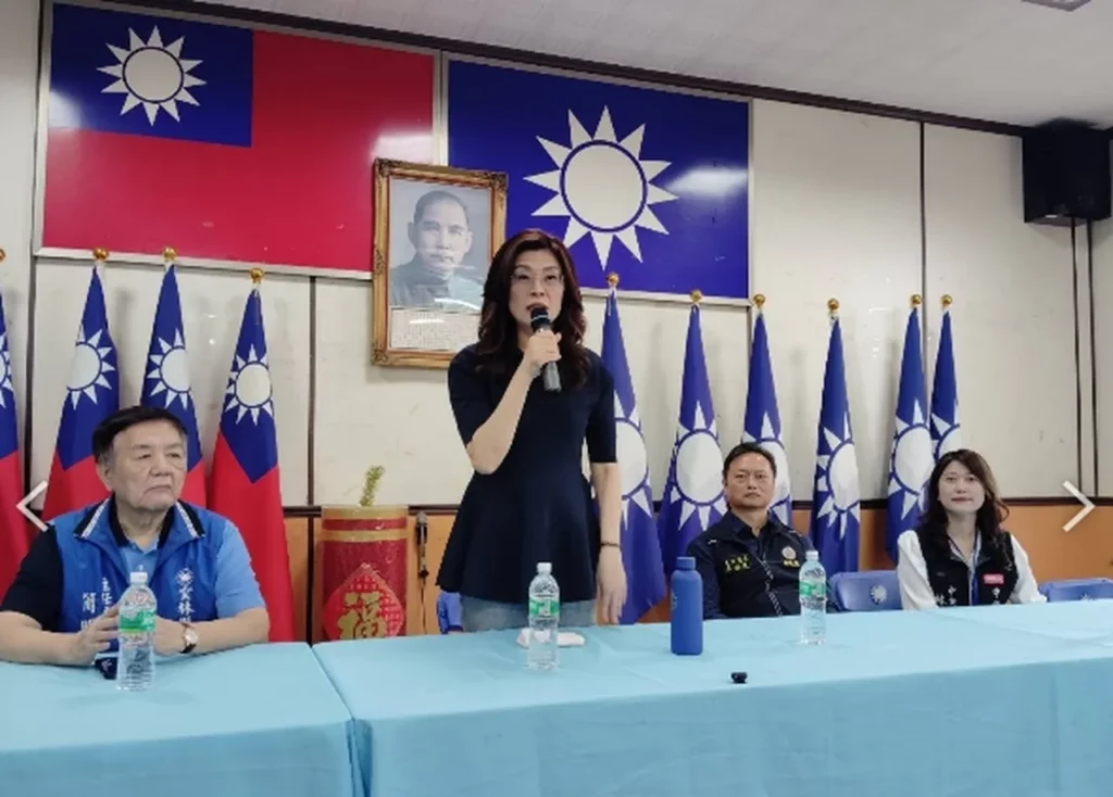 鄭麗文南下雲林婦女營嗆聲：從核食萊豬到毒油 民進黨吃相難看 民進黨不下架毒油 只好下架民進黨
