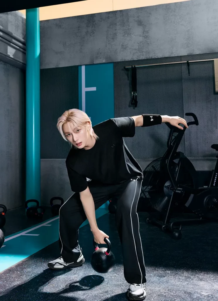 K-POP新世代大勢男團BOYNEXTDOOR SUNGHO著上全新「UA Bouncy Tee」。
