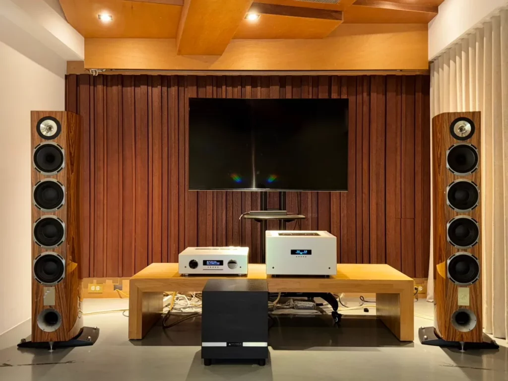 股市熱潮推波助瀾 年輕「Upper class」成頂級音響新貴客Hi-End 音響定位轉向 不只「資深發燒友」哈發燒