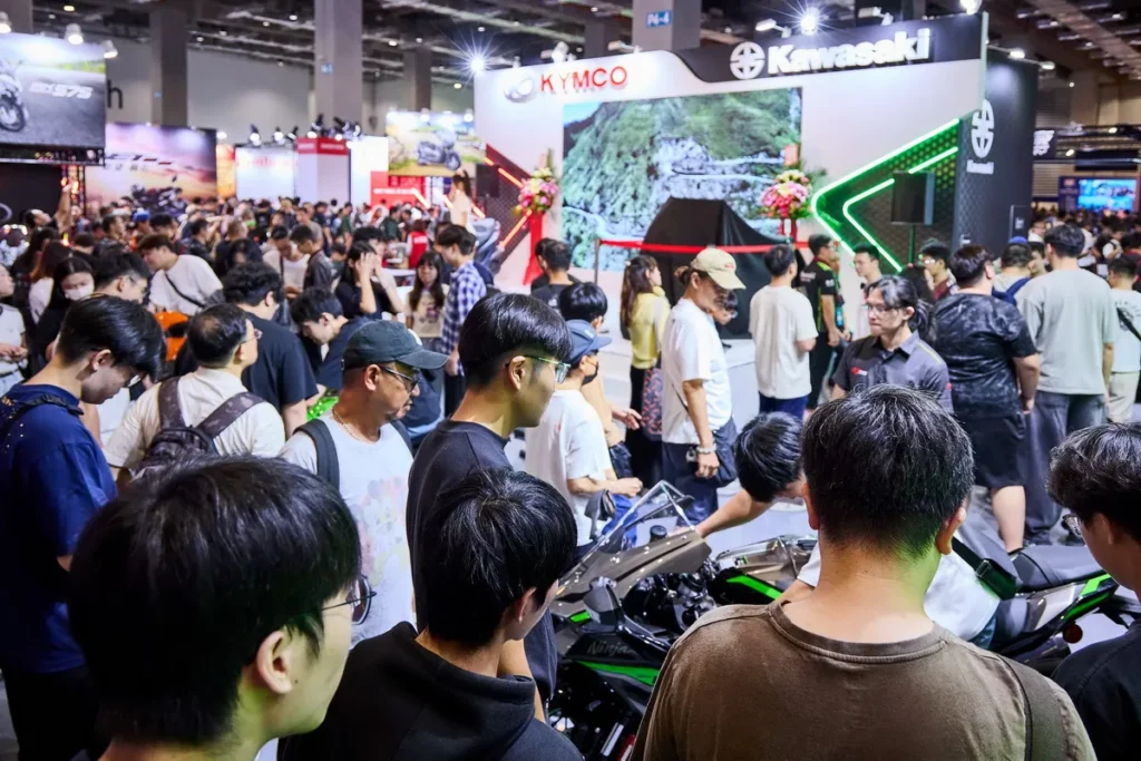 颱風後的驚喜！重機展首次展延至晚上八點 「雙 K 聯展」KYMCO x Kawasaki 展期優惠驚人「現場等你全滿足」