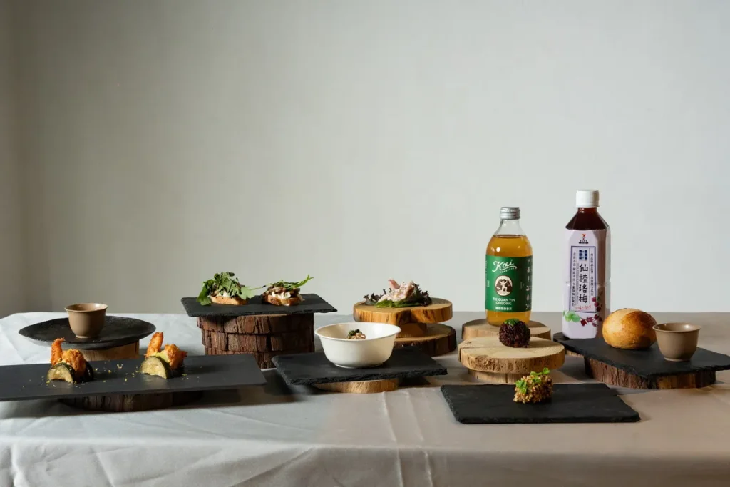 本場活動邀請L’Atelier par Yao 江曜宇主廚與 TABLEAU by Craig Yang 楊子毅主廚，以 8 家團隊產品共同開發料理。（好食好事基金會提供）