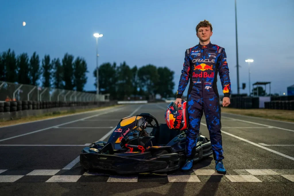 兩屆iRacing世界冠軍Sebastian Job參與賽前測試，直言超越100輛卡丁車將是一項極為艱鉅的任務。（Red Bull提供）