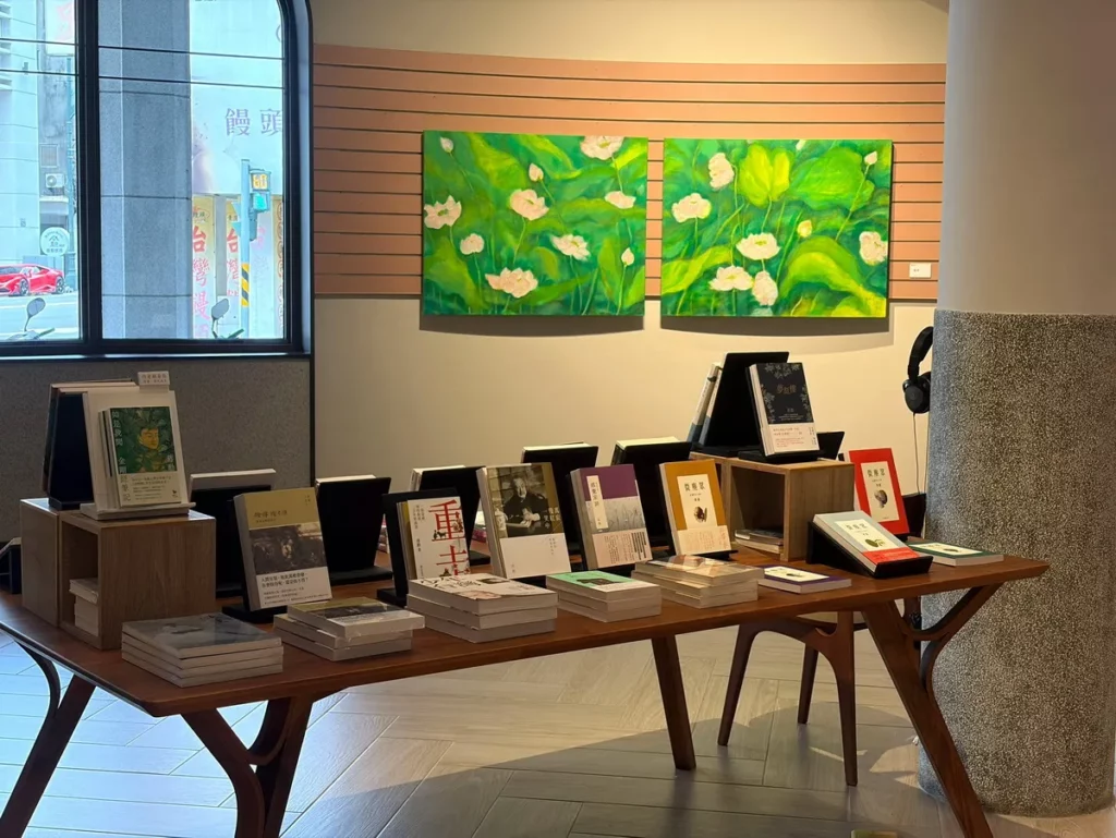 將勳《風荷･日麗》特展歡迎讀者在書與風荷和朗讀聲中，與自己來一場美的對話