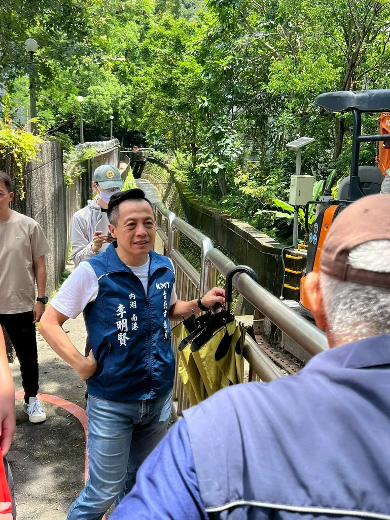 政大新生群遭沈伯洋照片入侵 政治出征歪風撕裂台灣 李明賢：選票是對執政黨最好的回應