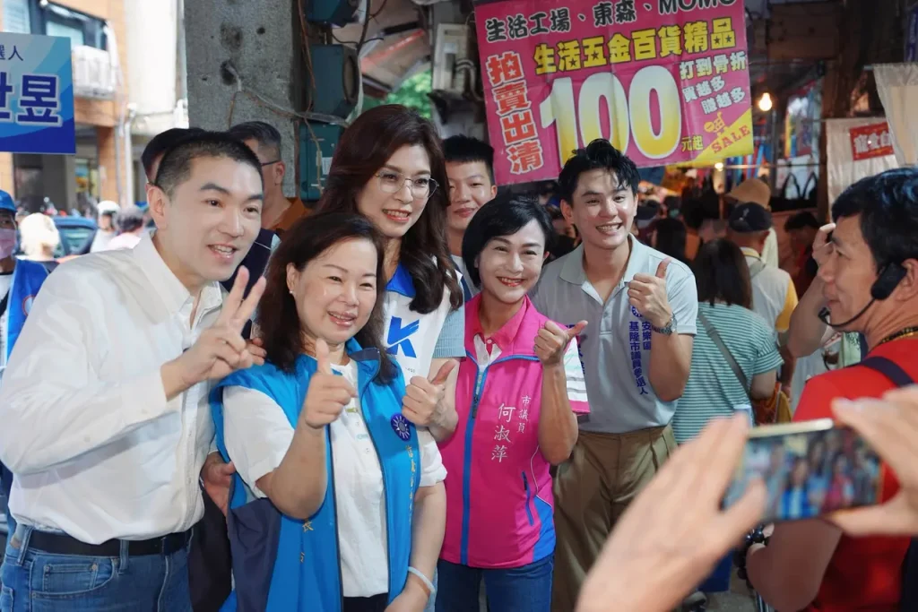 鄭麗文赴基隆信義市場助陣 民眾黨邱佩琳合體亮相 謝國樑：選舉是一時的 城市進步不能停
