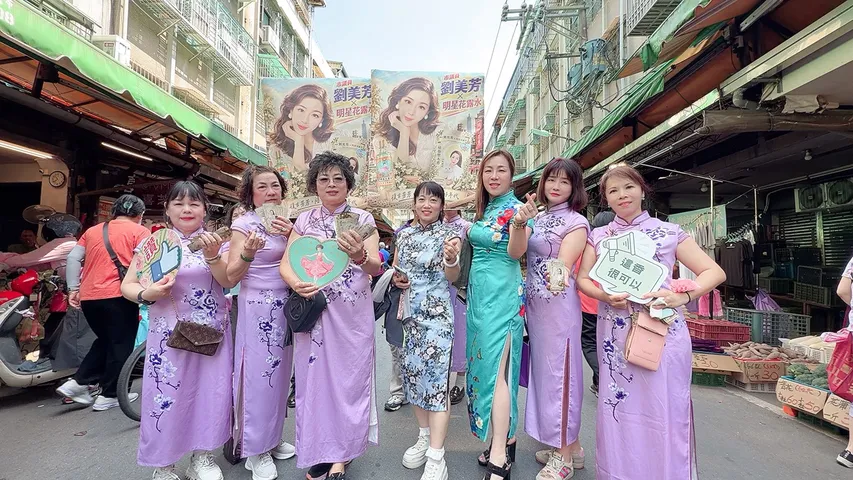 穿越到80年代！劉美芳攜明星花露水逛興隆市場　許清風：她有台灣人熟悉的人情味