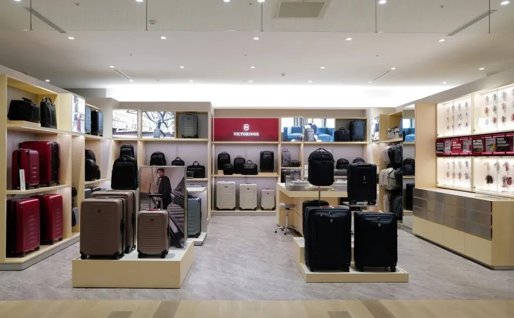 摩登旅人新據點登場！Victorinox 大巨蛋首間全新概念店開幕 MAVERICK腕錶同步回歸亮相 刻劃優雅品味新世代