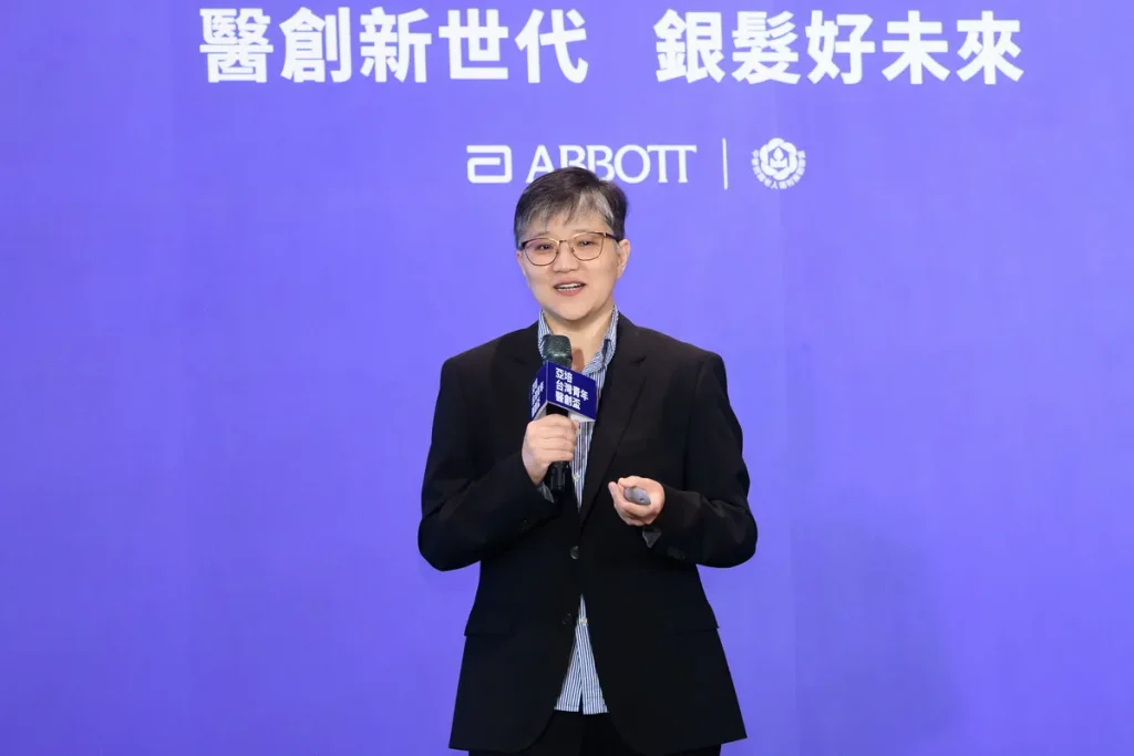 亞培台灣分公司營養品事業總經理何盈德表示,亞培創造並運用突破性的創新醫療科技來改善人類健康。透過本次競賽,希望為學生打造發揮創意的舞台,激發更多因應台灣超高齡社會挑戰的創新解方。看到年輕世代將科技、健康與人本需求巧妙結合,展現了改變未來照護模式的潛力,也呼應亞培「讓人們活得更健康、更充實」的使命。