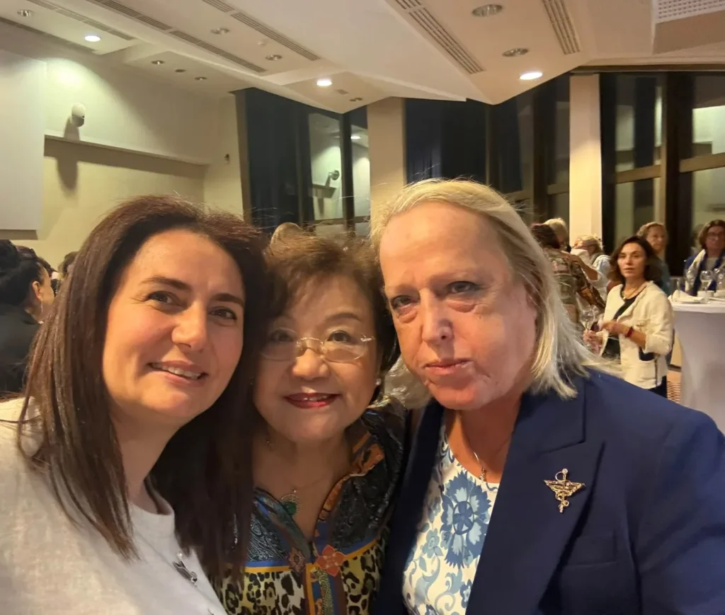 台北101工商婦女企業管理協會出席FCEM世界大會　持中華民國國旗登上國際舞台