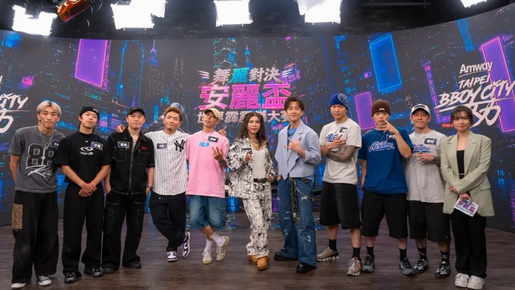 《舞麗對決 安麗盃世界霹靂舞大賽》首集大亮點,邀請跨界嘉賓NIKE老師擔任「舞台魅力MVP」評選人。