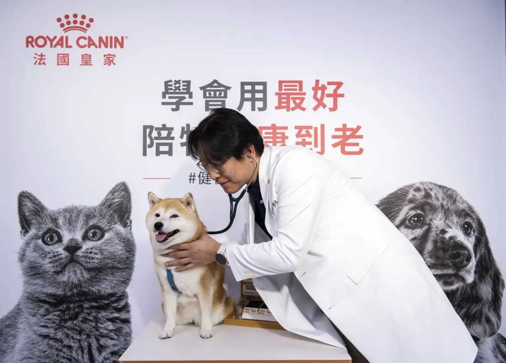 興沛動物醫院許傳忠院長指出：「定期健檢不只是為了找出疾病，更是為了及早建立專屬的健康基準，日後身體一旦出現變化，獸醫師就能進行比對並及時治療。」