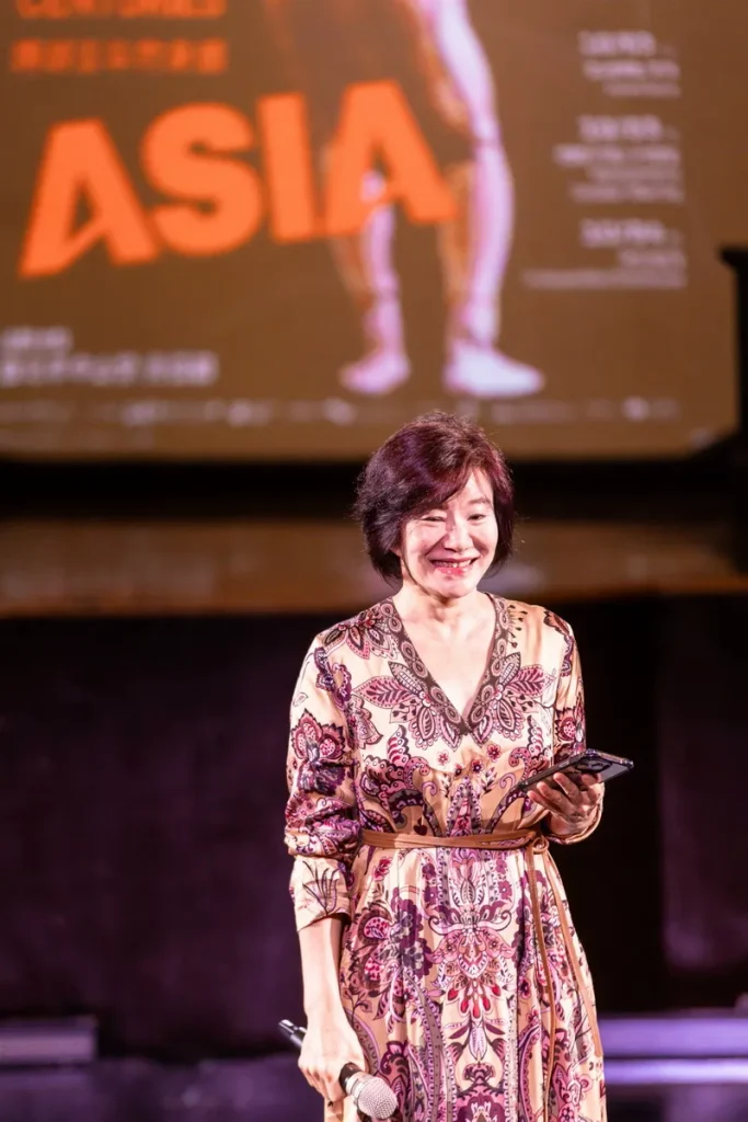 2026 Dance Now Asia 總策演人何曉玫 致詞；照片提供：臺北市中山堂管理所、何曉玫MeimageDance； 攝影：張瑞宗